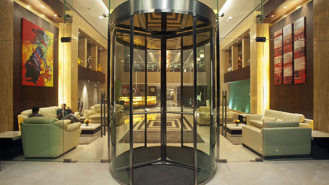 Bend Glass for Revolving Doors Img01