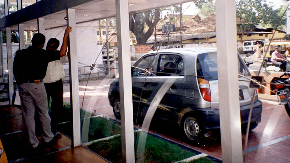 Curved Laminated Glass Img03