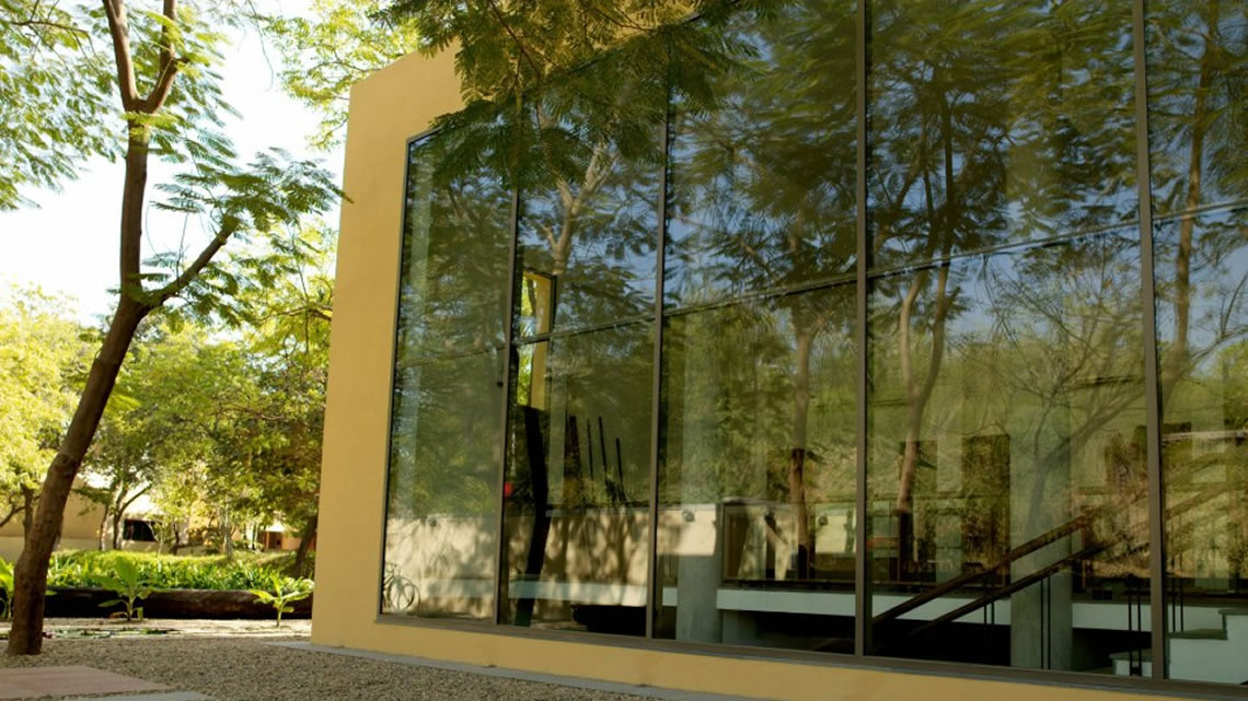 Flat Laminated Glass Img01