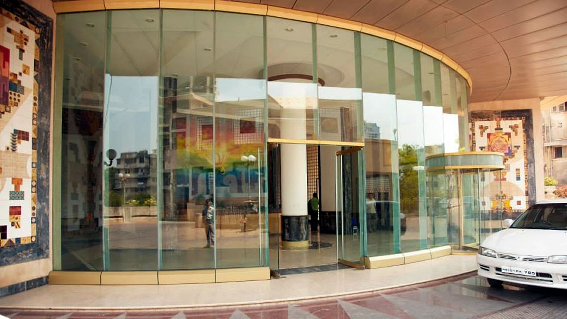 Flat Laminated Glass Img02