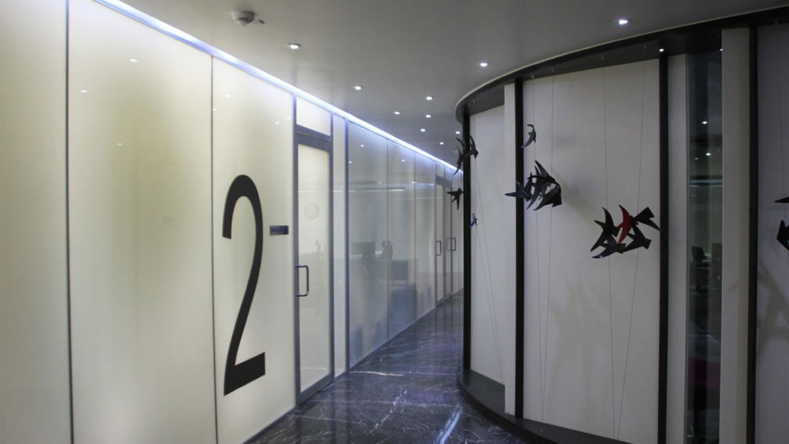 Back Painted Glass Interiors Img02